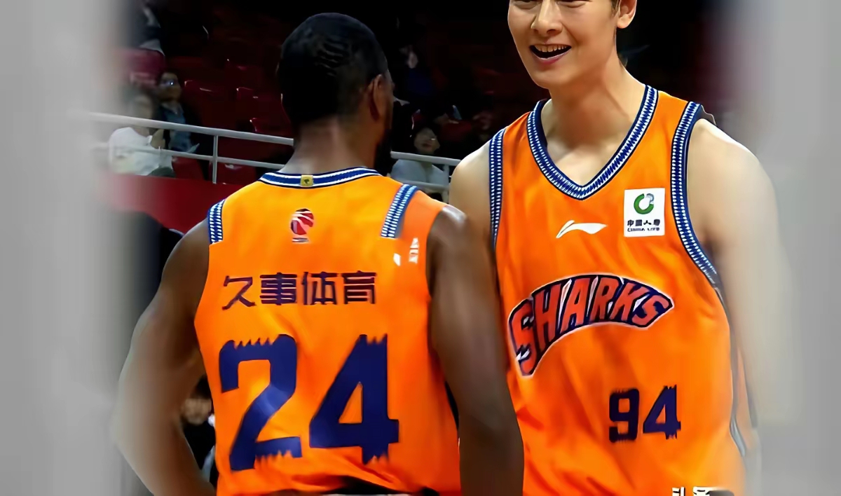 IM电竞赛事_包含上海久事CBA力克北京首钢，王哲林统治禁区的词条